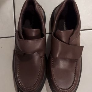 Men's Velcro Closing Shoes
